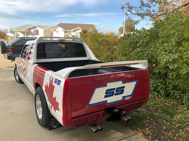 Illustration for article titled At $5,500 Canadian, Could You Find Common Ground With This Custom 1985 Chevy S10 Pickup?
